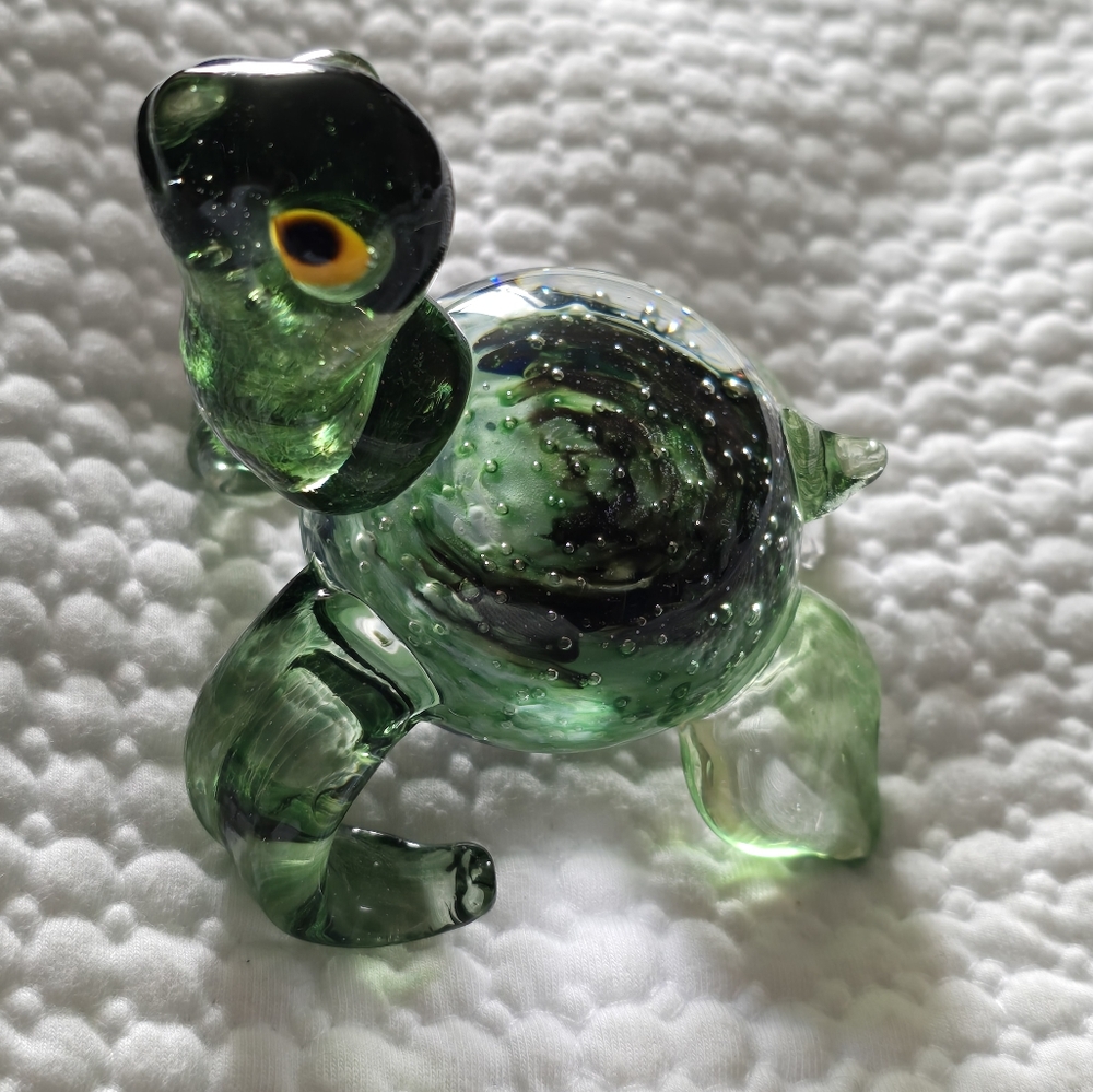 Les Trois Corbeaux Green Glass Turtle Figurine